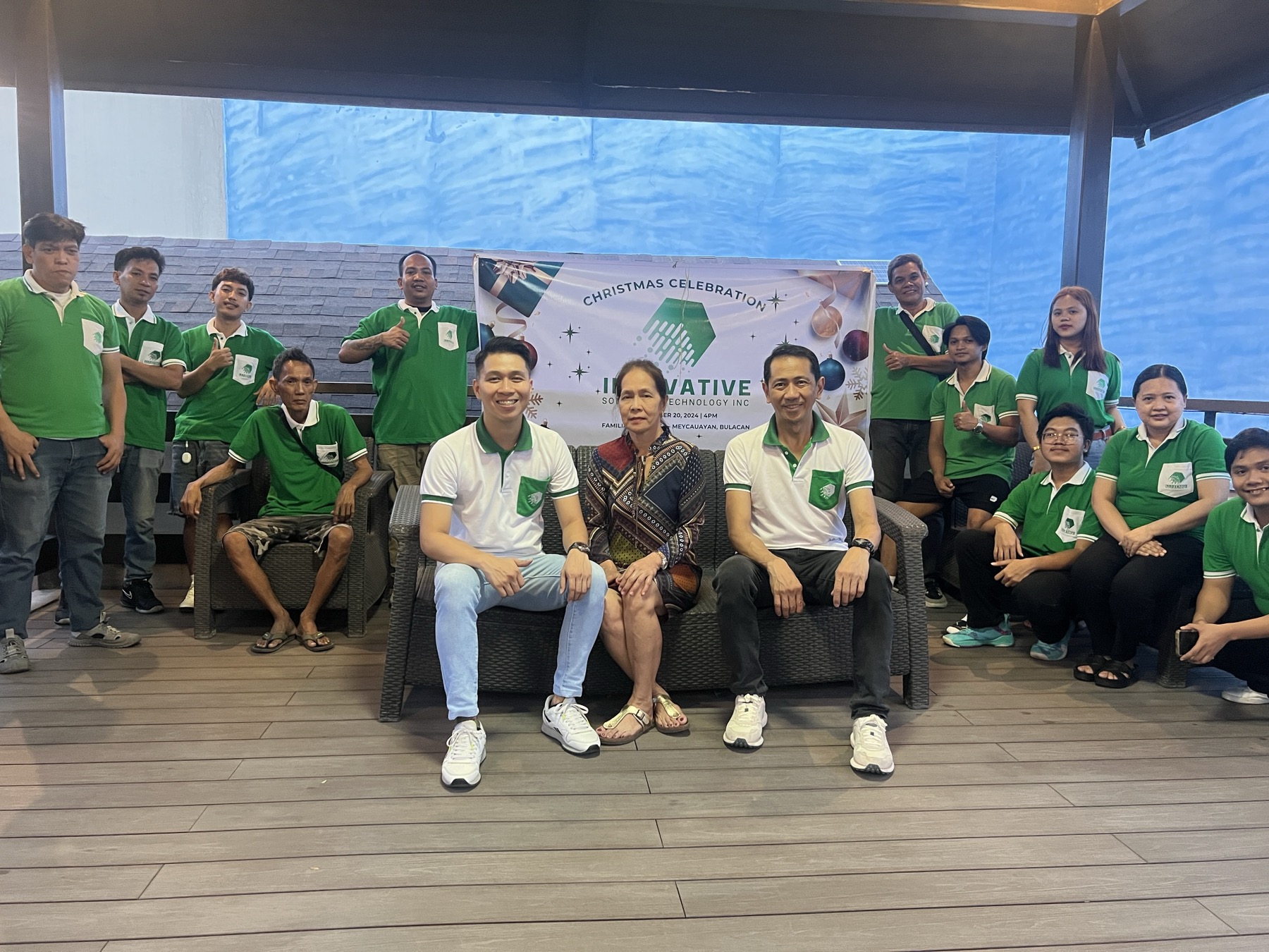 lady-using-telephone